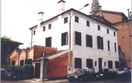 La Canonica in Via Manzoni 2, eretta a metà del 1700